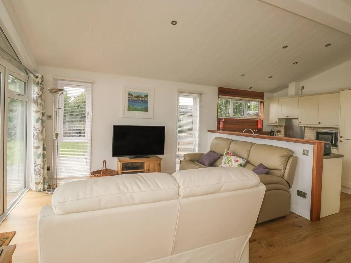 Image 3 of 11 Horizon View