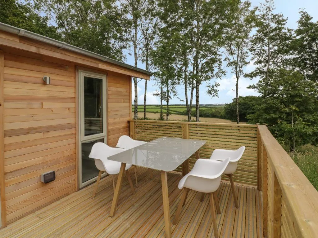 Image 2 of 18 Meadow Retreat