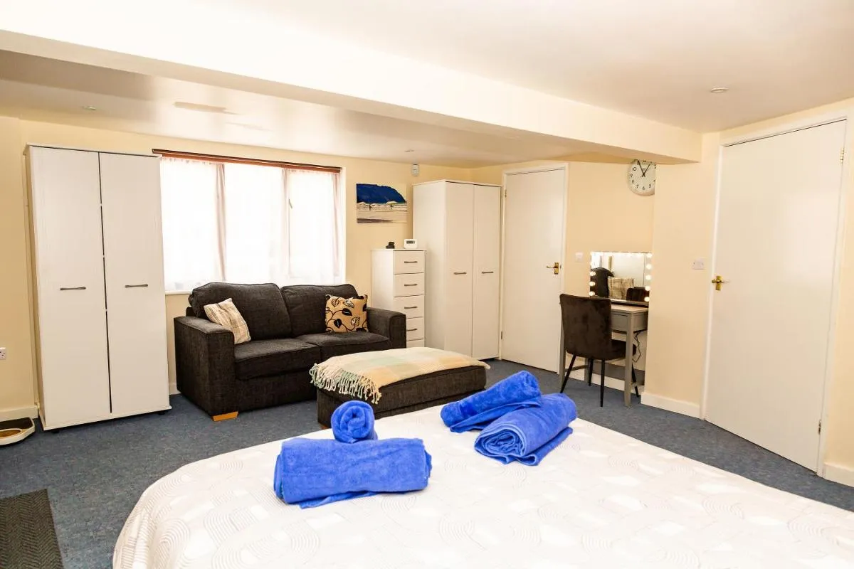 Image 6 of 1 Bedroom studio with free parking