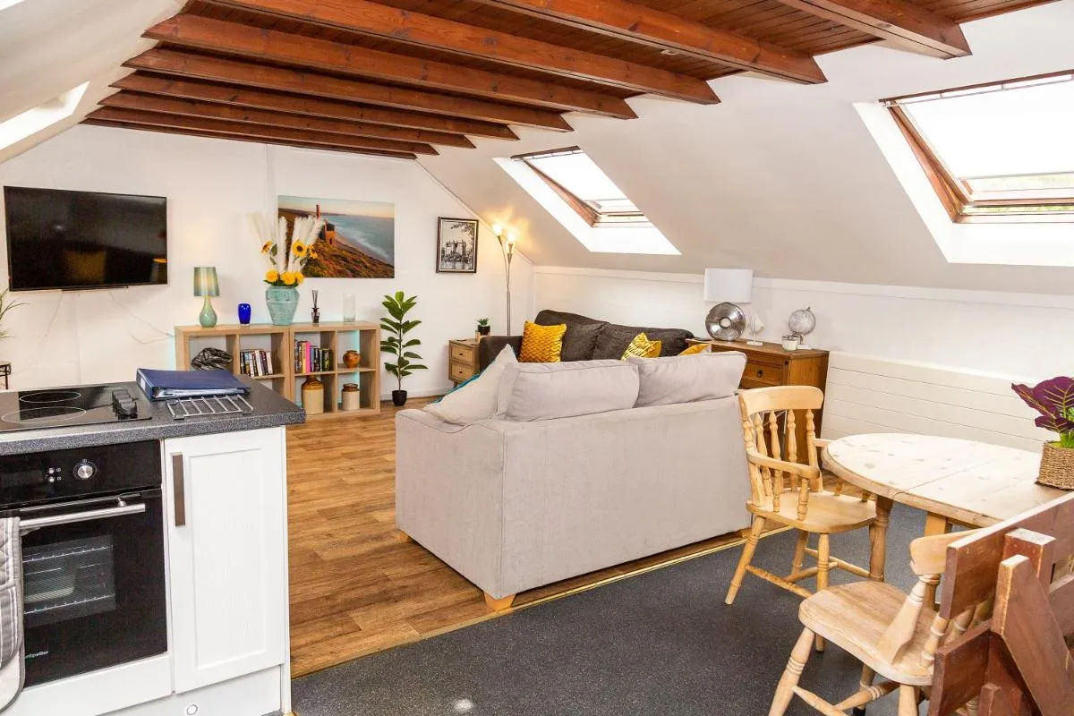 Image 2 of 1 Bedroom studio with free parking