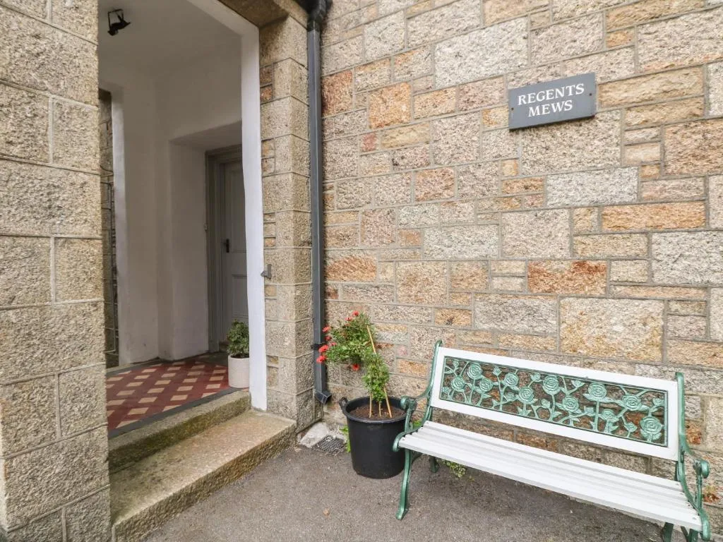 Image 2 of 1 Regents Mews