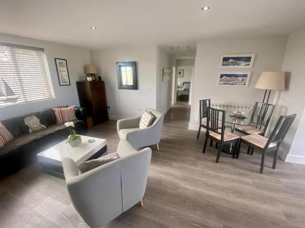 Image of 2 Bedroom cottage sleeps 4 with Hot-tub, & shared Pool use