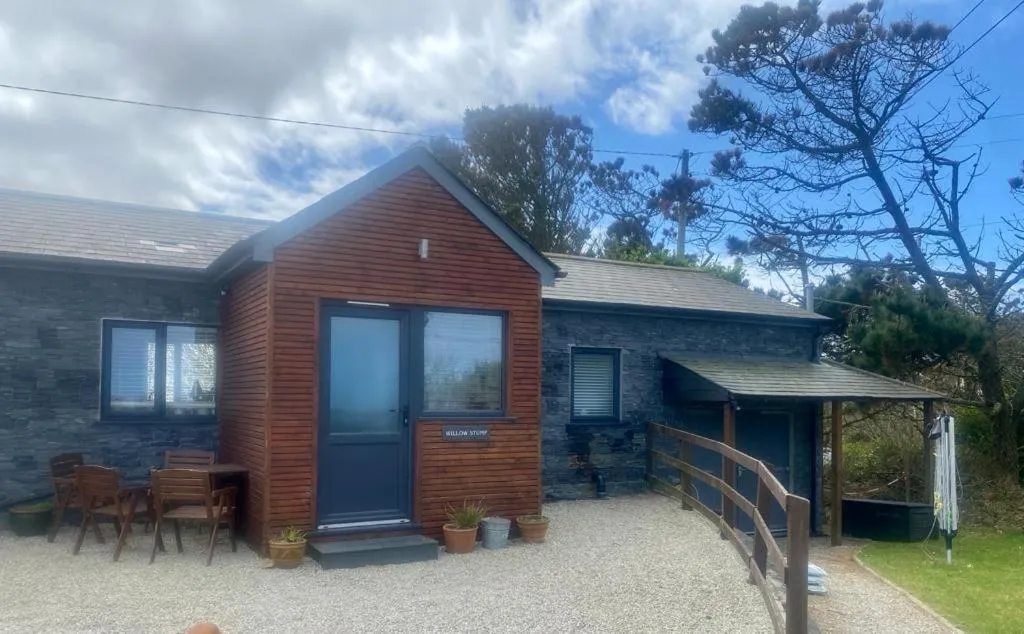 Image 6 of 2 Bedroom cottage sleeps 4 with Hot-tub, & shared Pool use