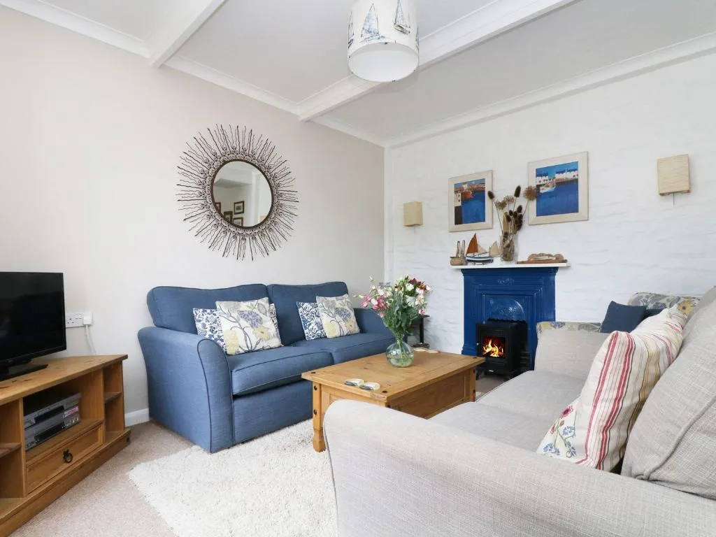 Image 4 of 4 Elm Terrace