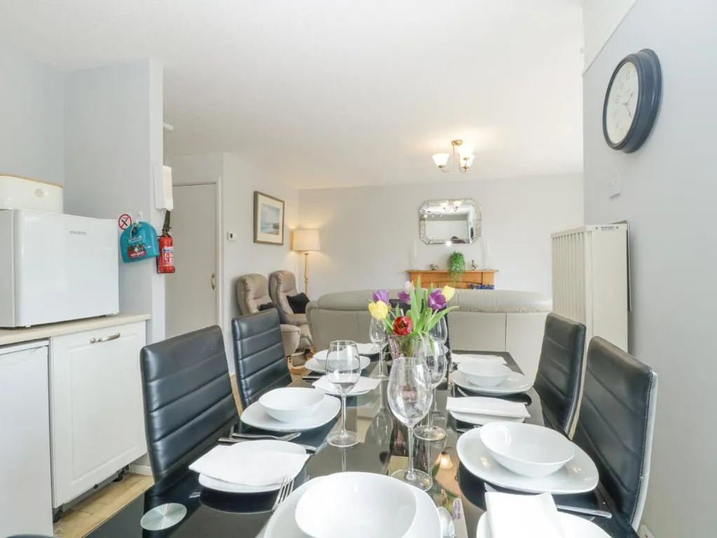 Image 3 of 9 Manorcombe Bungalows