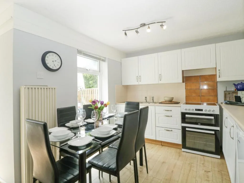Image 5 of 9 Manorcombe Bungalows