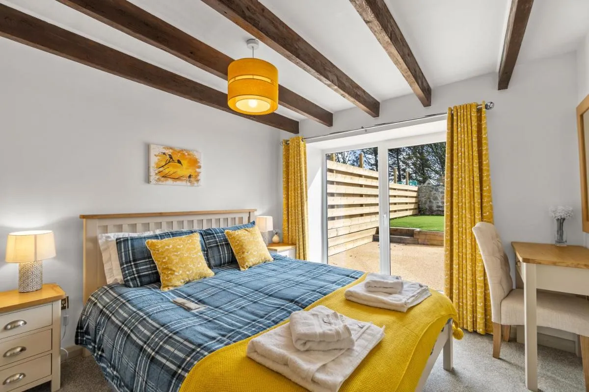 Image 1 of Arrowan Common Farm Cottages