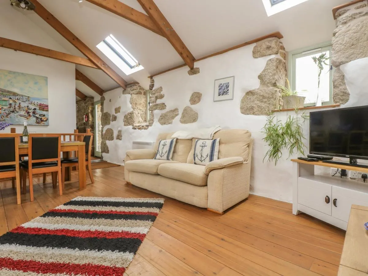 Image 4 of Barneys Barn