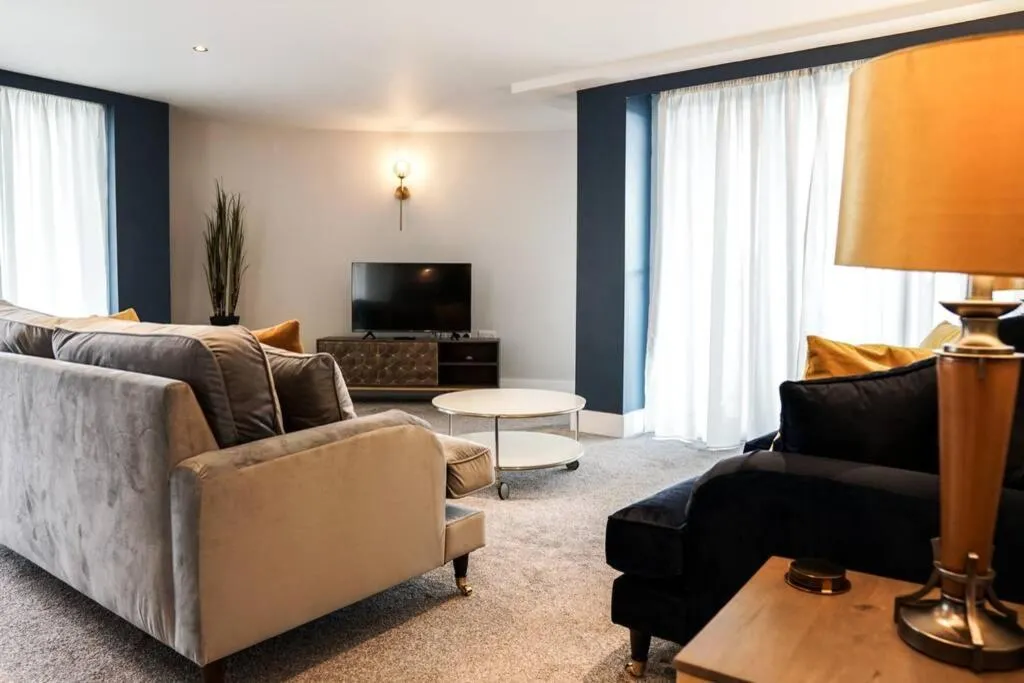Image 4 of Beautiful 3 bedroom apartment by the Sea
