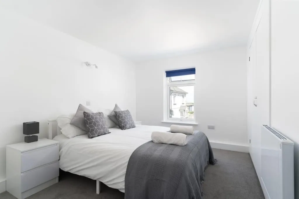 Image 1 of Bright and Modern St Just 1 bedroom apartment in old Cornwall