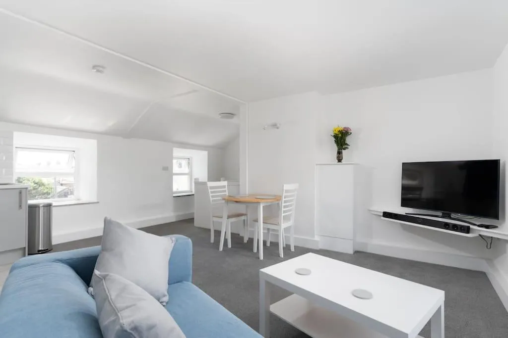 Image 5 of Bright and Modern St Just 1 bedroom apartment in old Cornwall