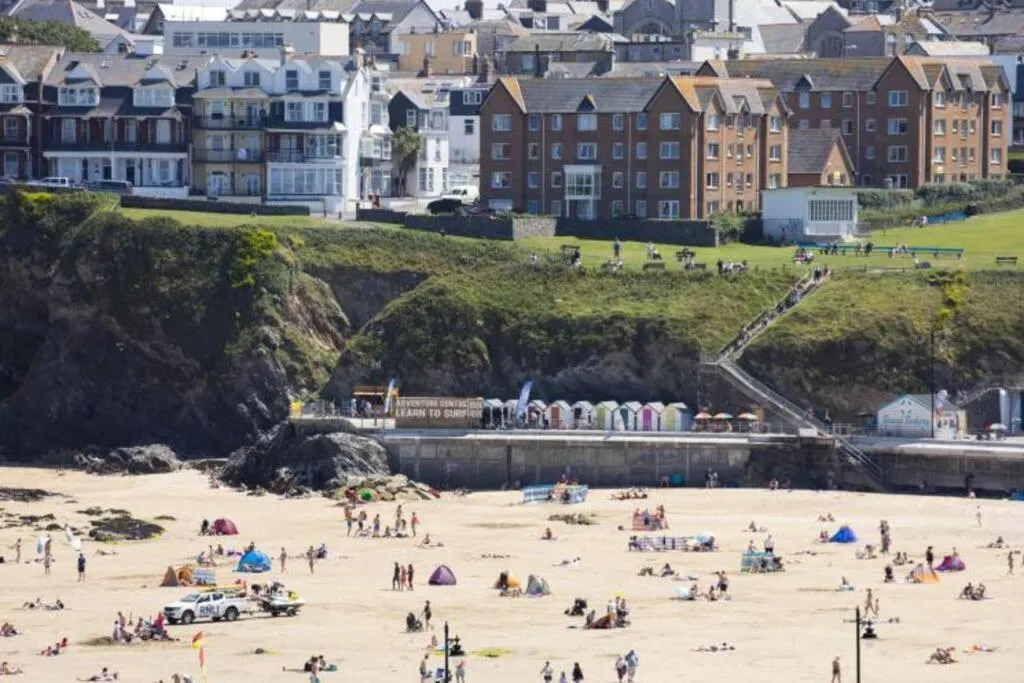 Image 4 of Central, stylish 3 bed apartment with sea views