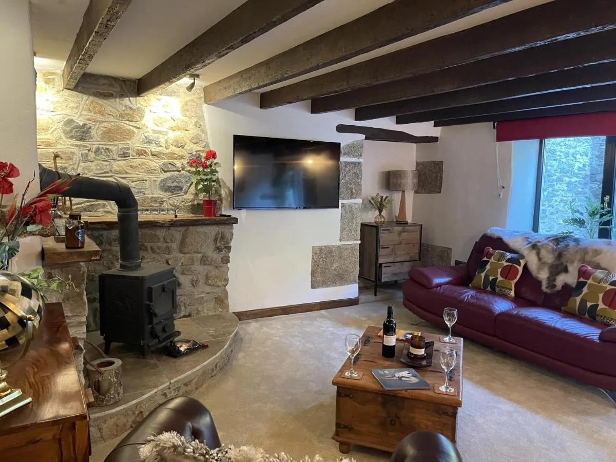 Image 4 of Character Cottage in National Trust Location