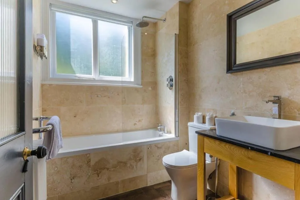 Image 3 of Classroom Flat Suite in a converted school in Fowey town centre