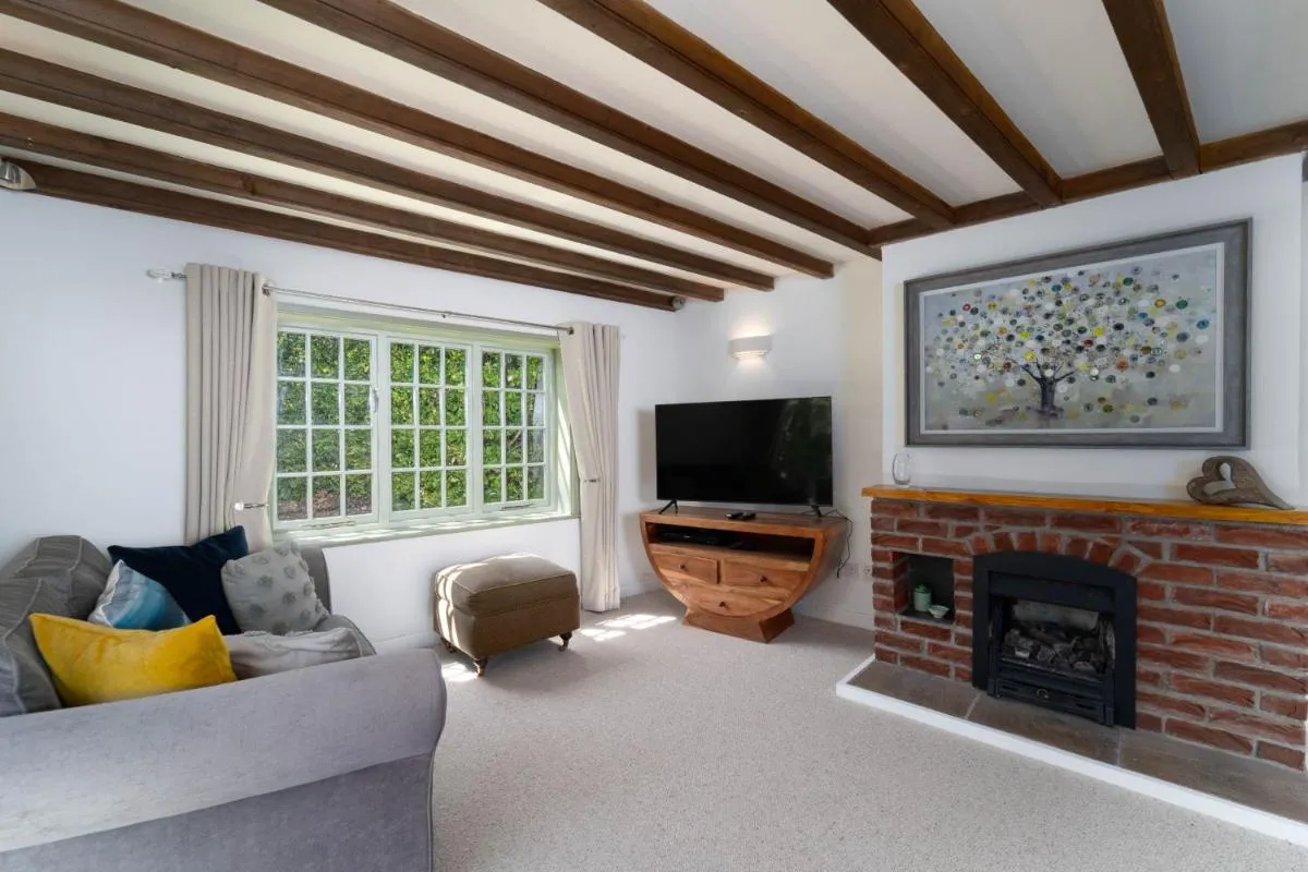 Image 4 of Corner Cottage