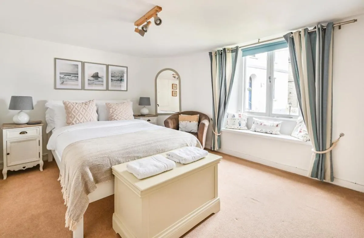 Image 1 of Cosy Bake Cottage, Great Location in Looe, Cornwall