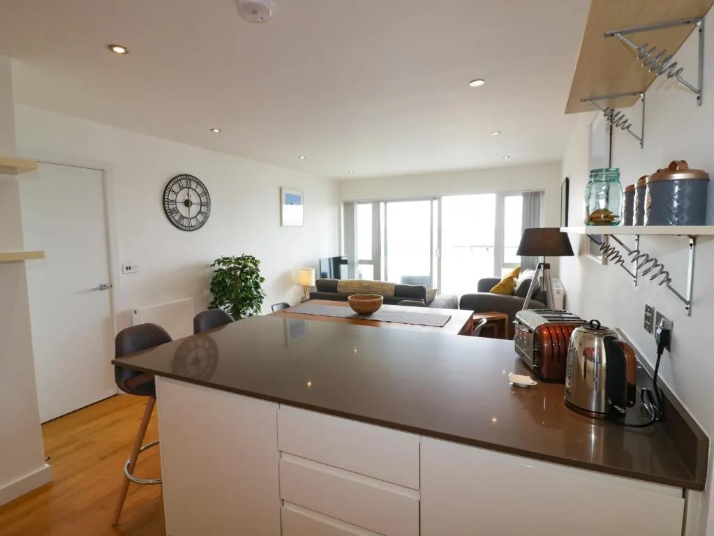 Image 4 of Crantock Reach