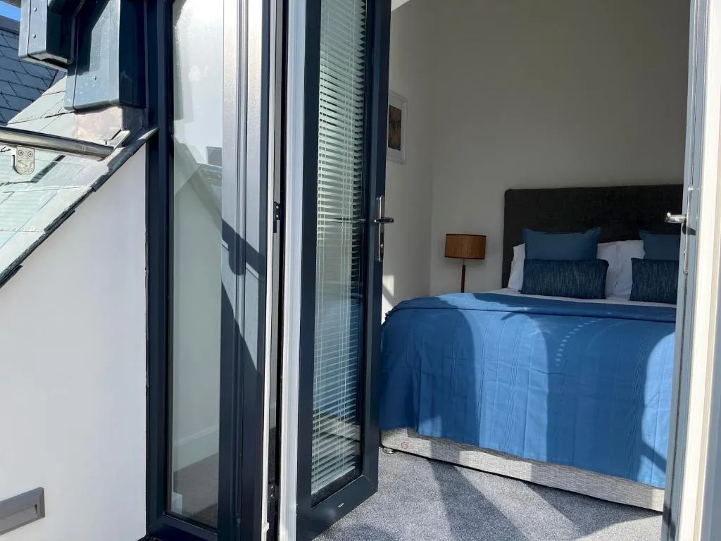 Image 5 of Exceptional 3 bedroom home in Penzance~New~Seaside