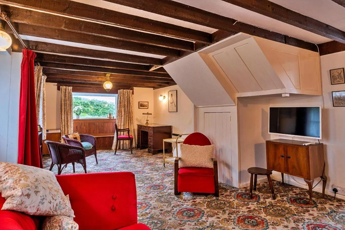 Image 4 of Finest Retreats – Lewcott