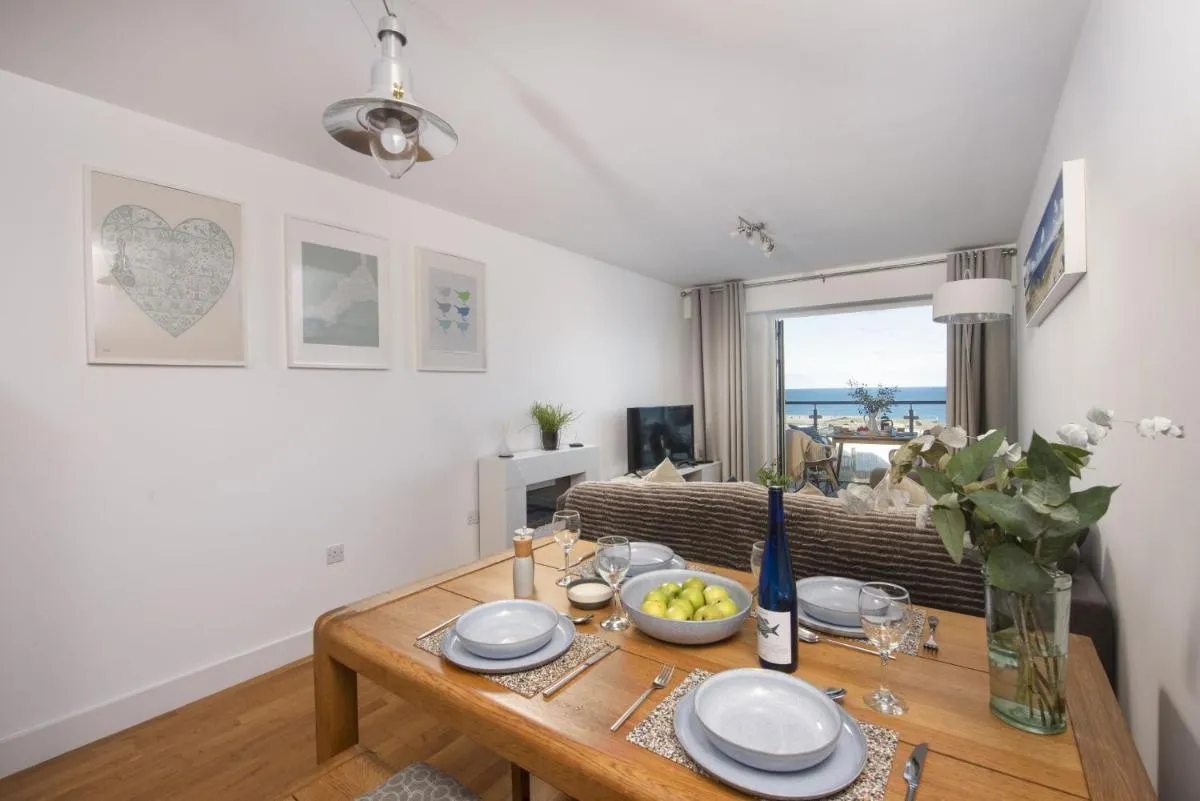 Image 3 of Fistral Lookout, Ocean 1