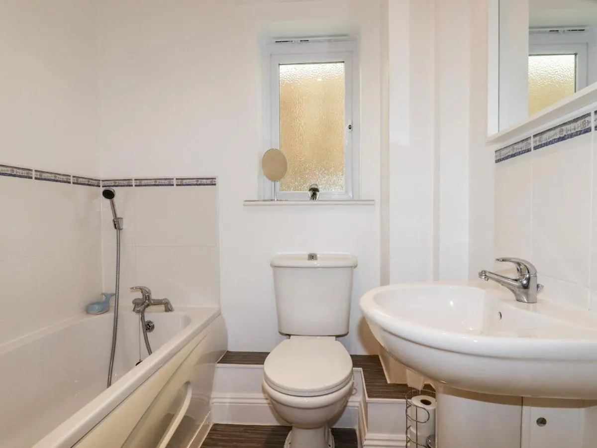 Image 2 of Flat 2
