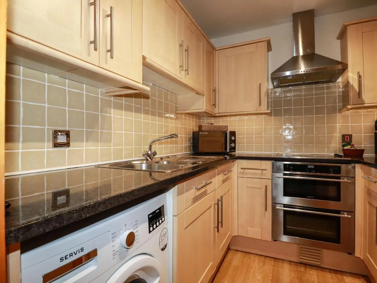 Image 3 of Flat 4