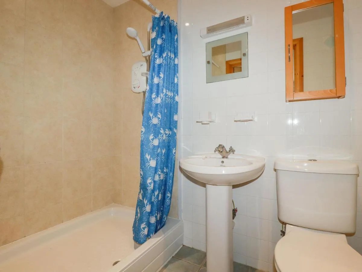 Image 2 of Flat 4
