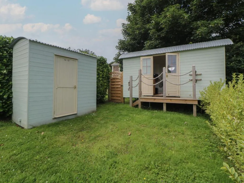 Image of Flora’s Hut