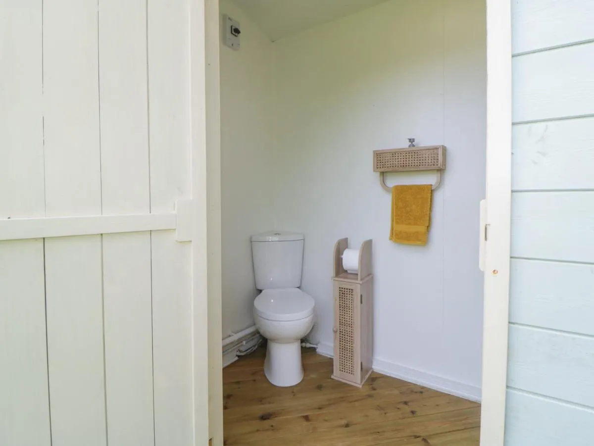 Image 6 of Flora’s Hut