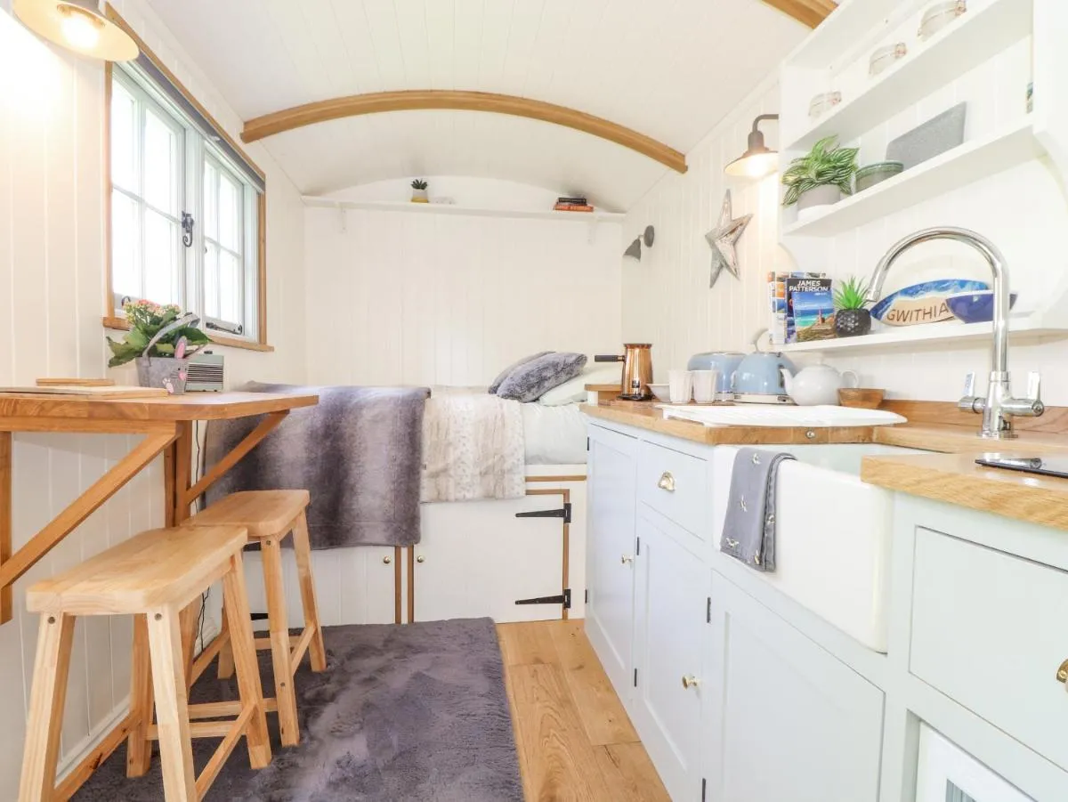 Image 2 of Gwithian Shepherds Hut
