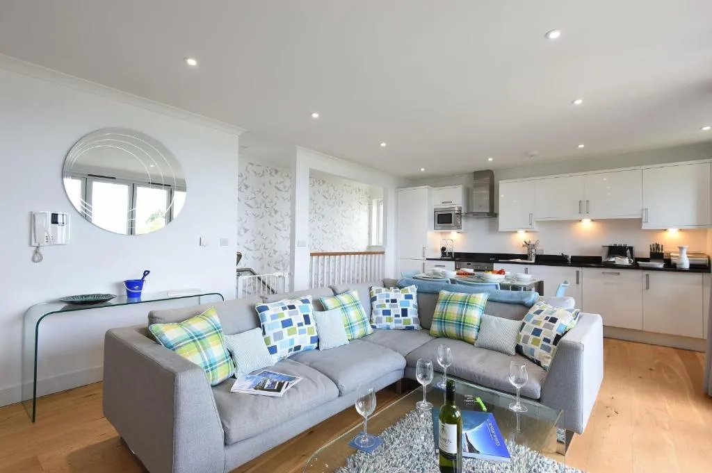 Image 3 of Halcyon Cove