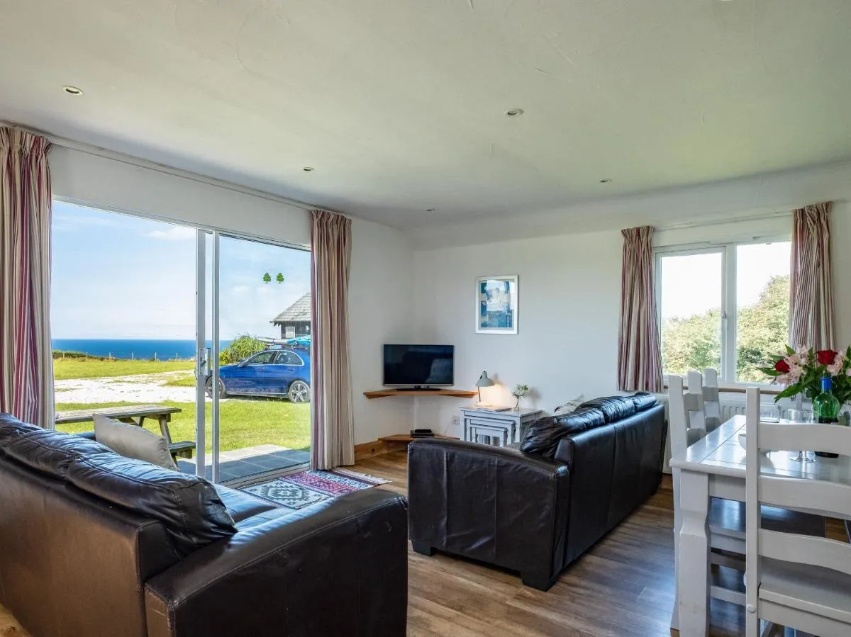 Image 4 of Harbour Lodge