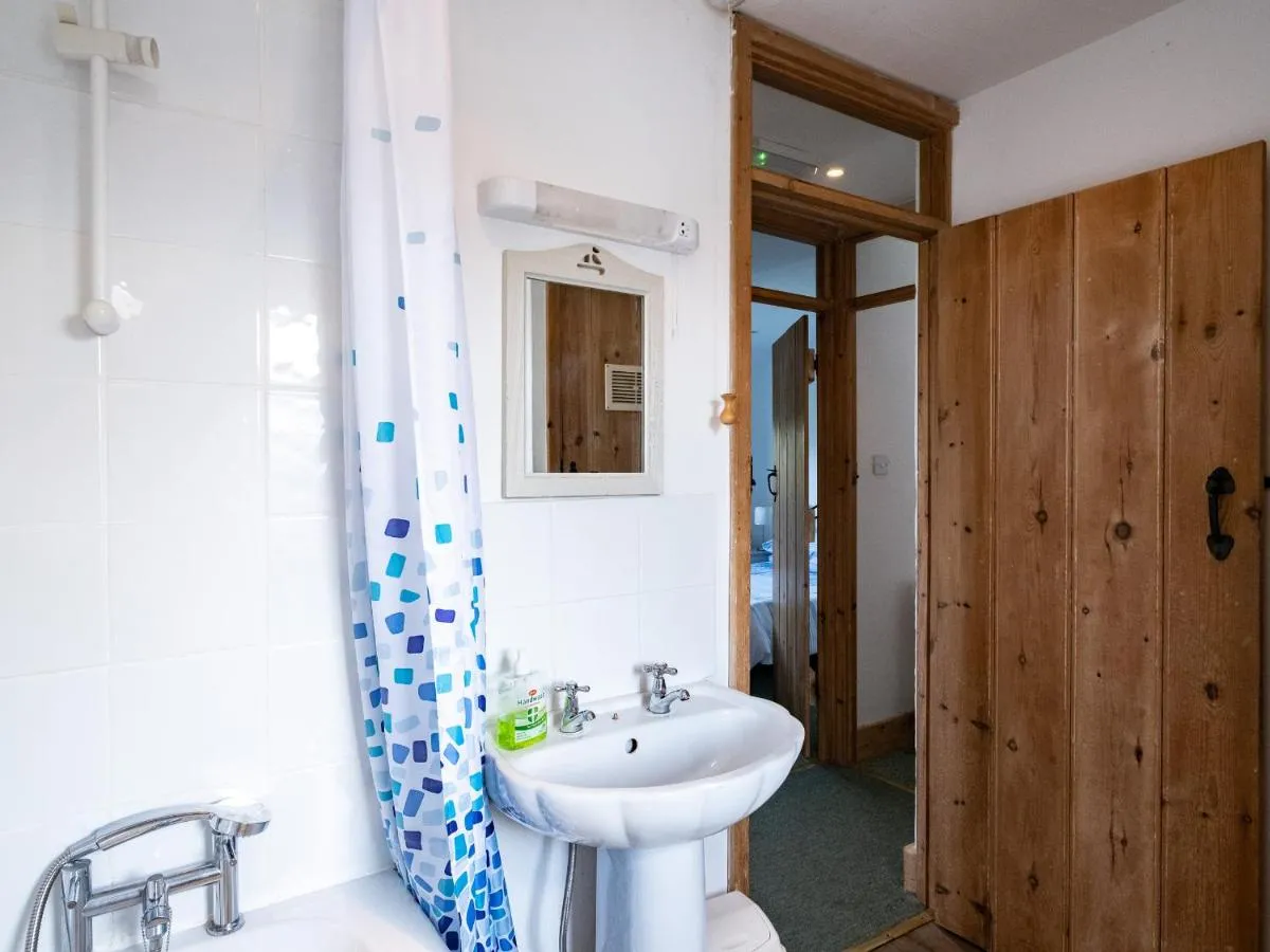 Image 2 of Harbour Lodge