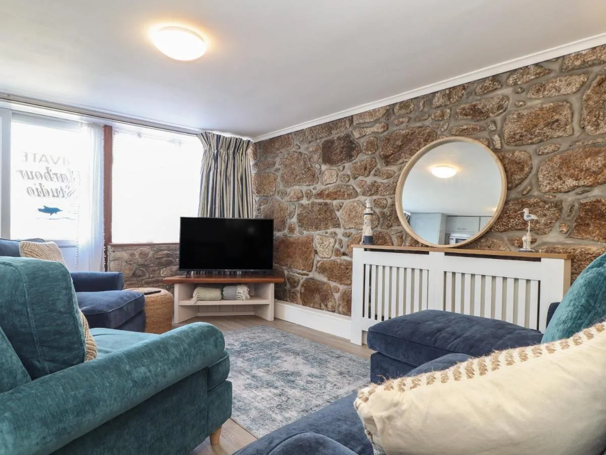 Image 4 of Harbour Studio