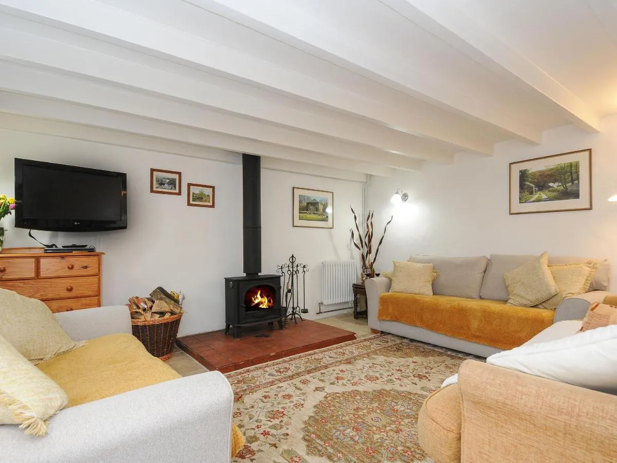 Image 4 of Henwood Barn