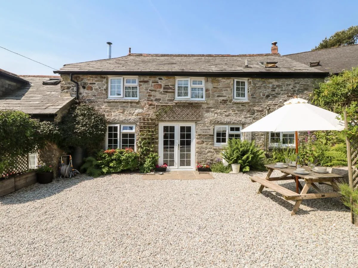 Image 5 of Henwood Barn