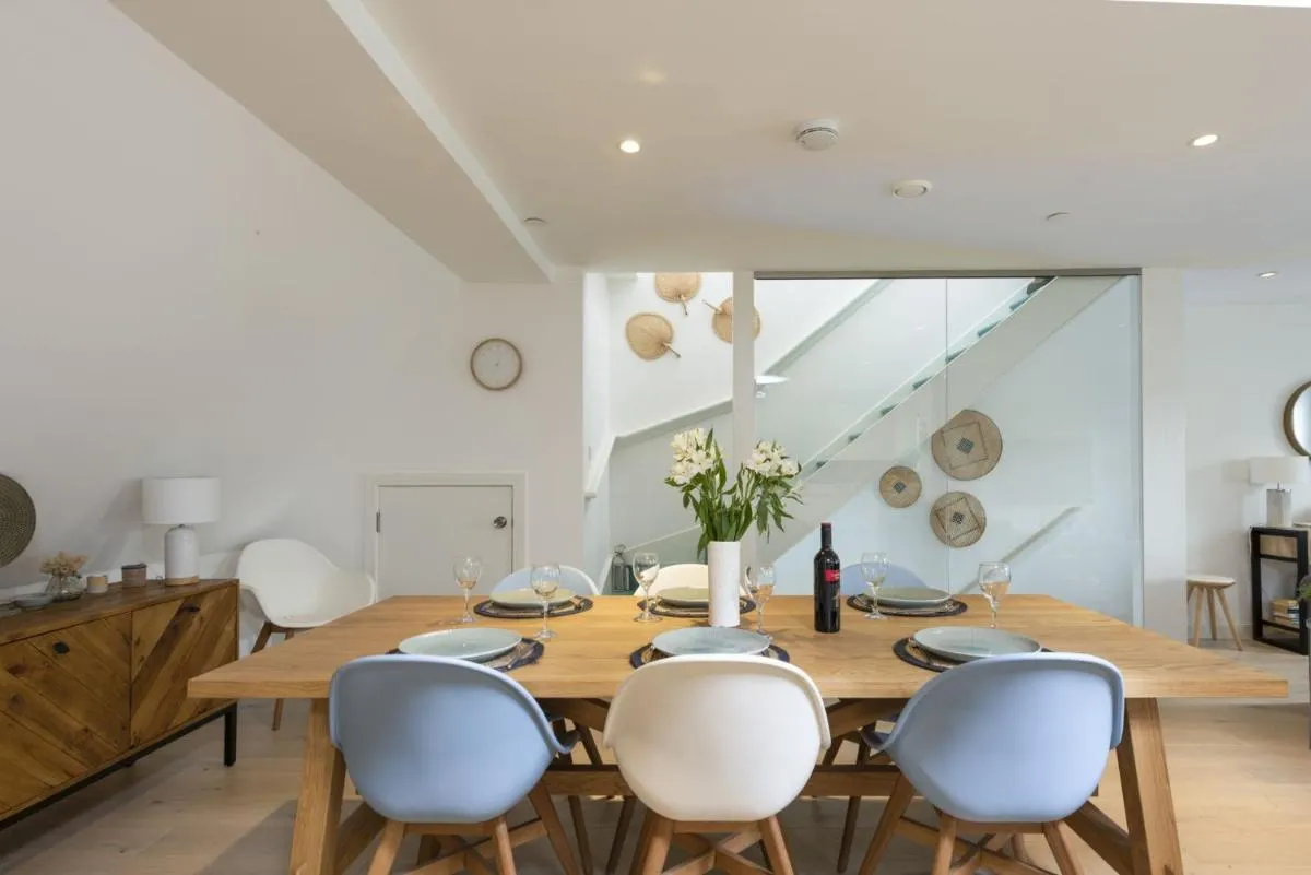 Image 3 of Hilgrove Beach House