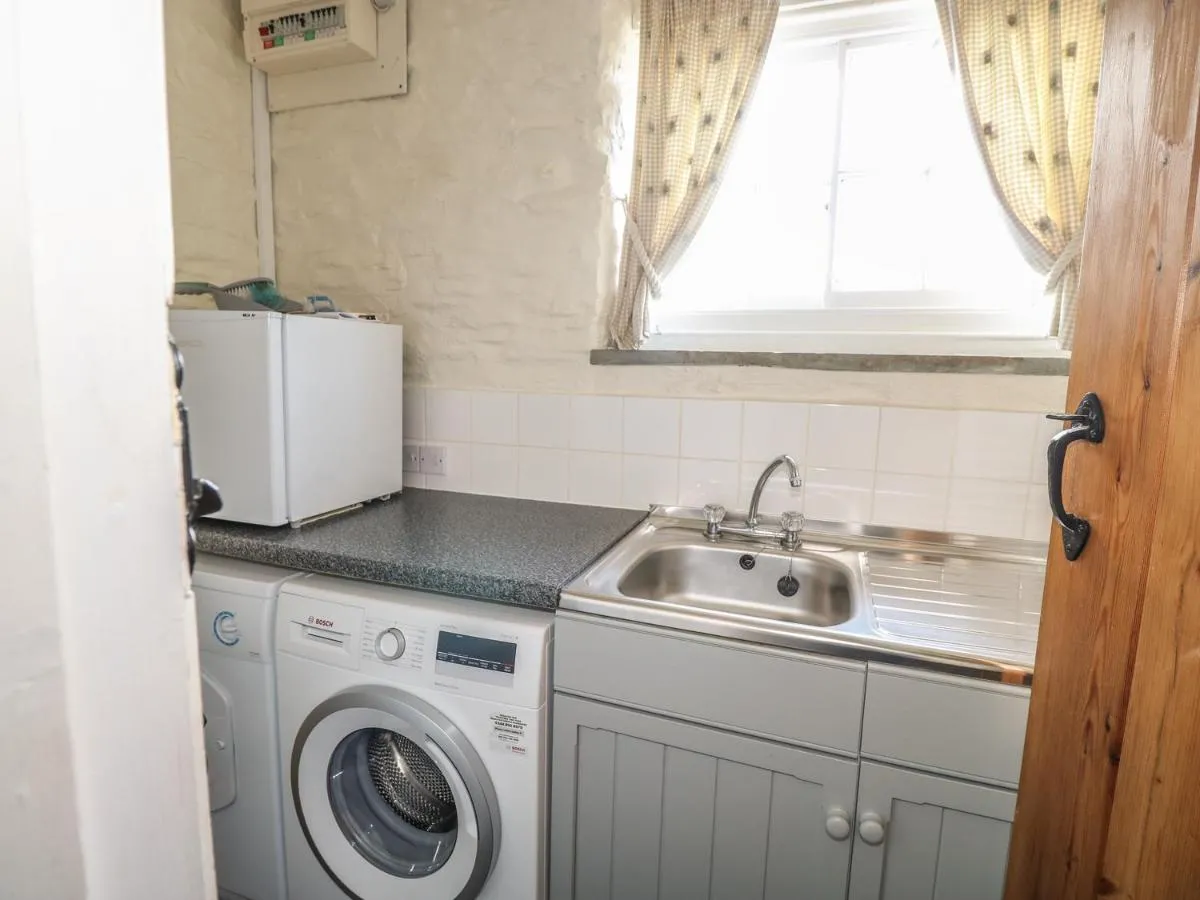 Image 4 of Home Farm Cottage