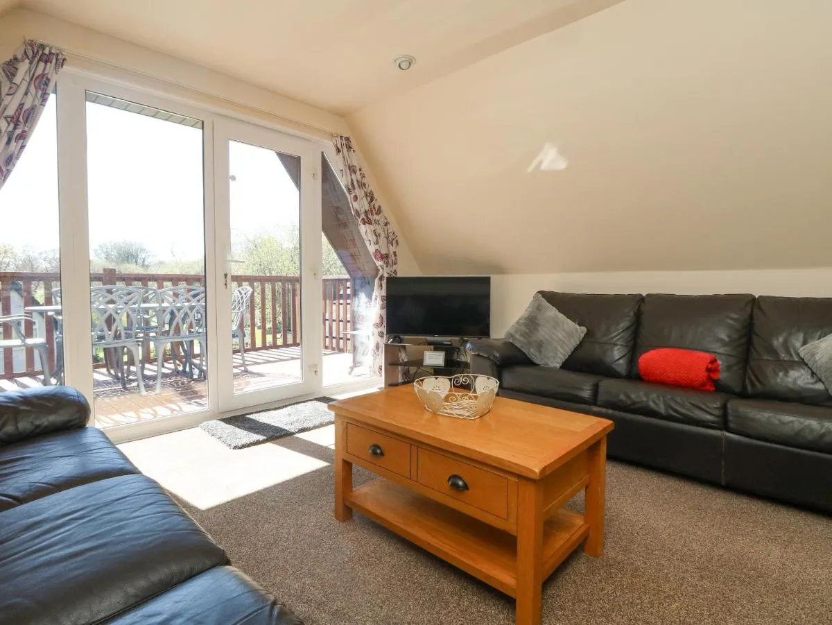 Image 5 of Honeycombe Lodge