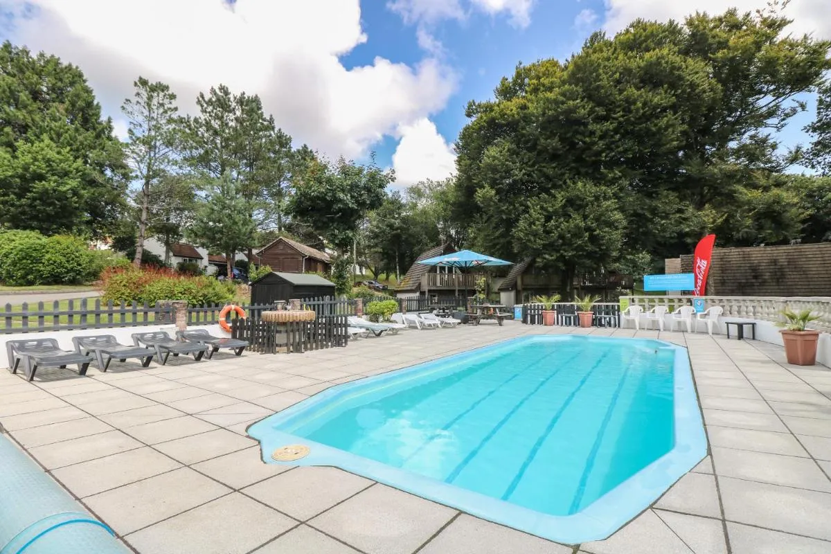 Image 3 of Honeycombe Lodge