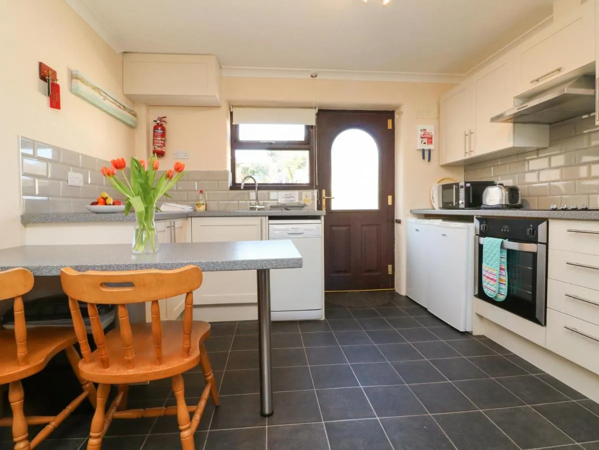 Image 4 of Honeysuckle Cottage
