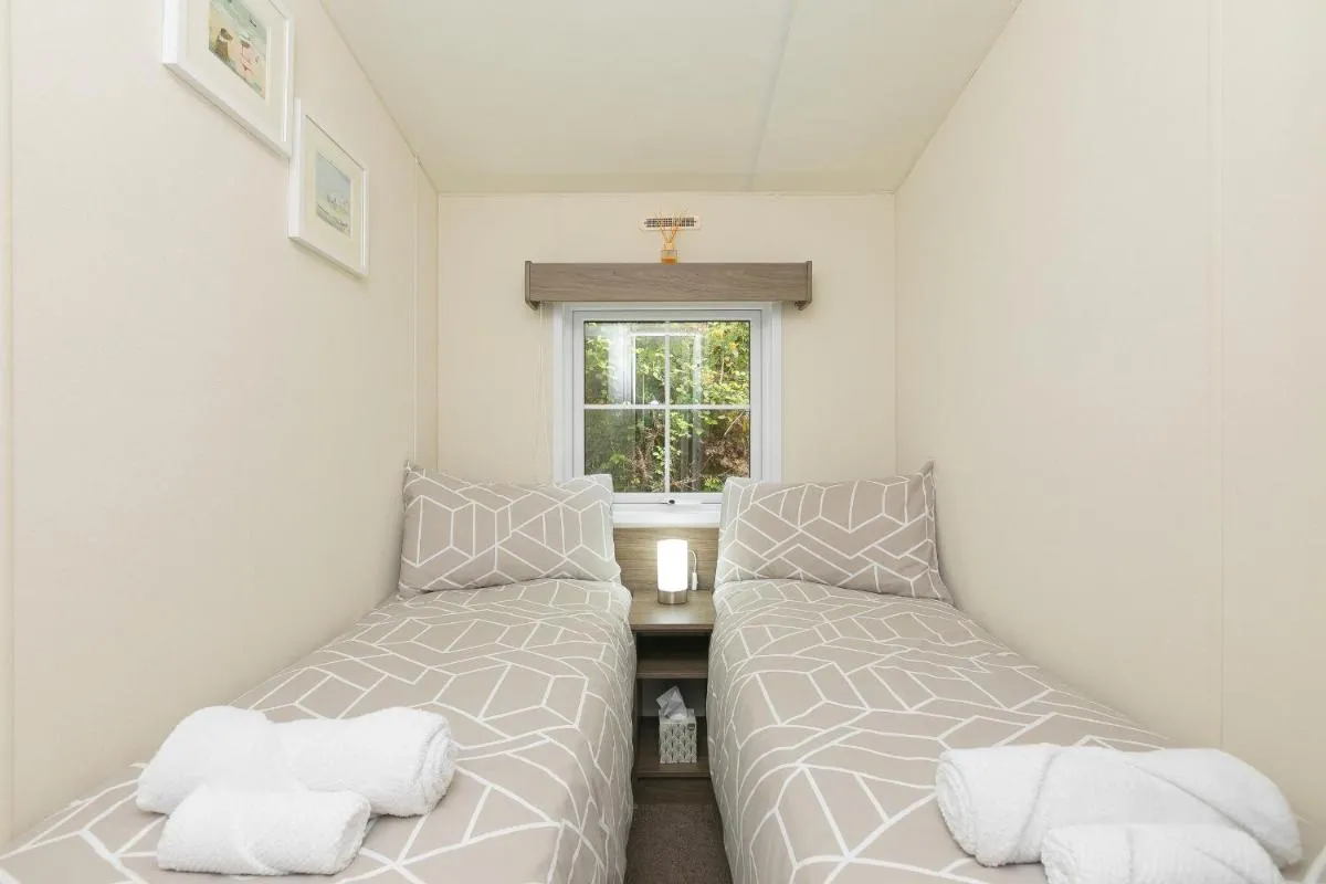Image 6 of Lazy Lodge