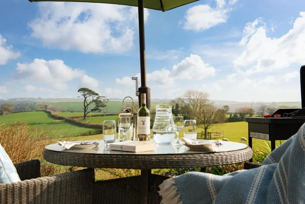 Image 3 of Linhay at East Trenean Farm -Luxury retreat for 2 with stunning rural views, private hot tub and EV charging