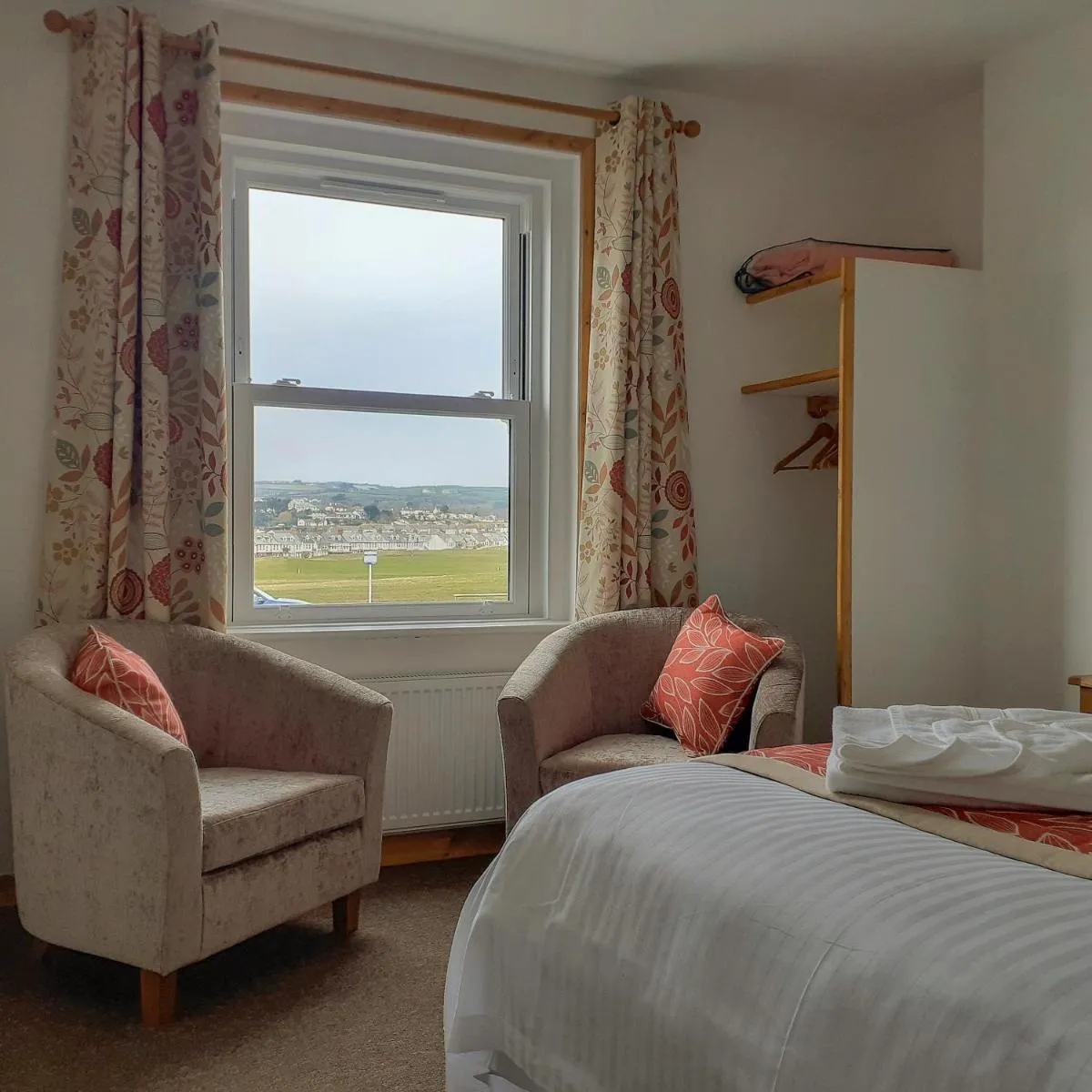 Image 3 of Links Side Guest House
