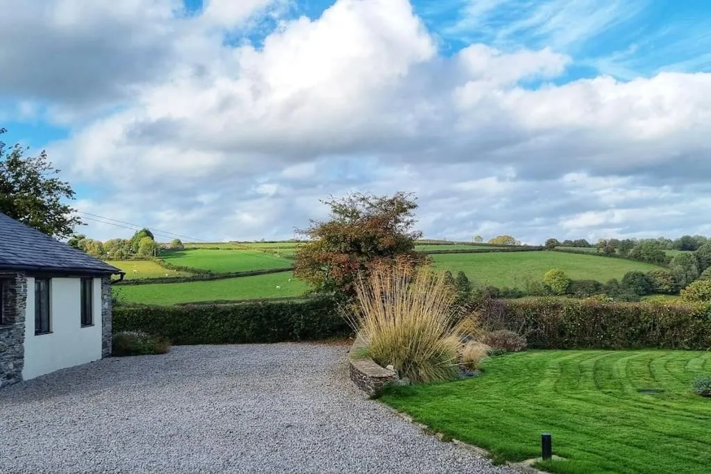 Image 4 of Lovely Little Garden Cottage, Tamar Valley, Cornwall