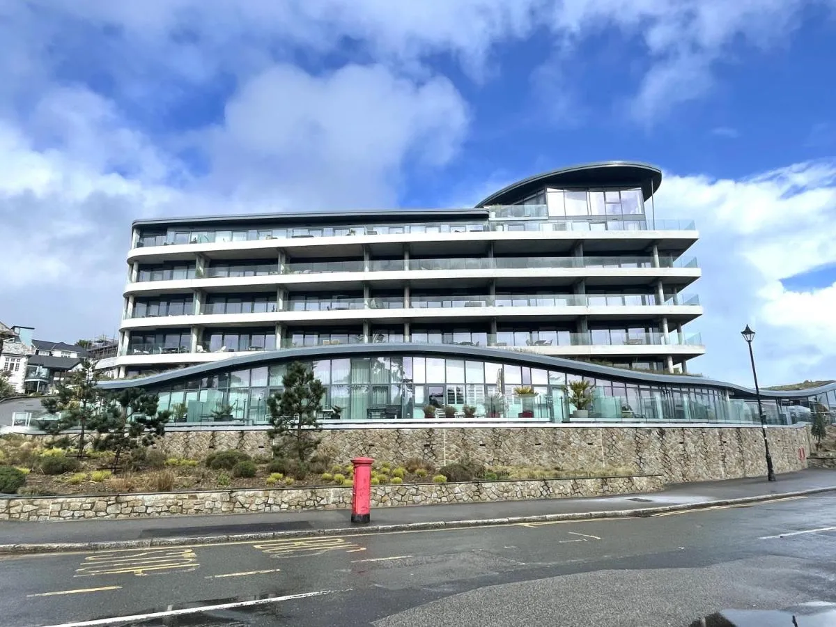 Image 5 of Luxury 3bd, beach access & views