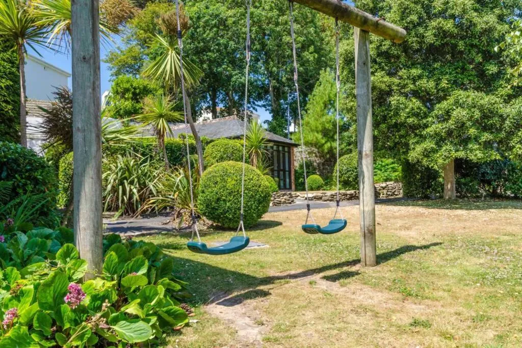 Image 4 of Luxury Summerhouse Annexe in lush gardens in Fowey