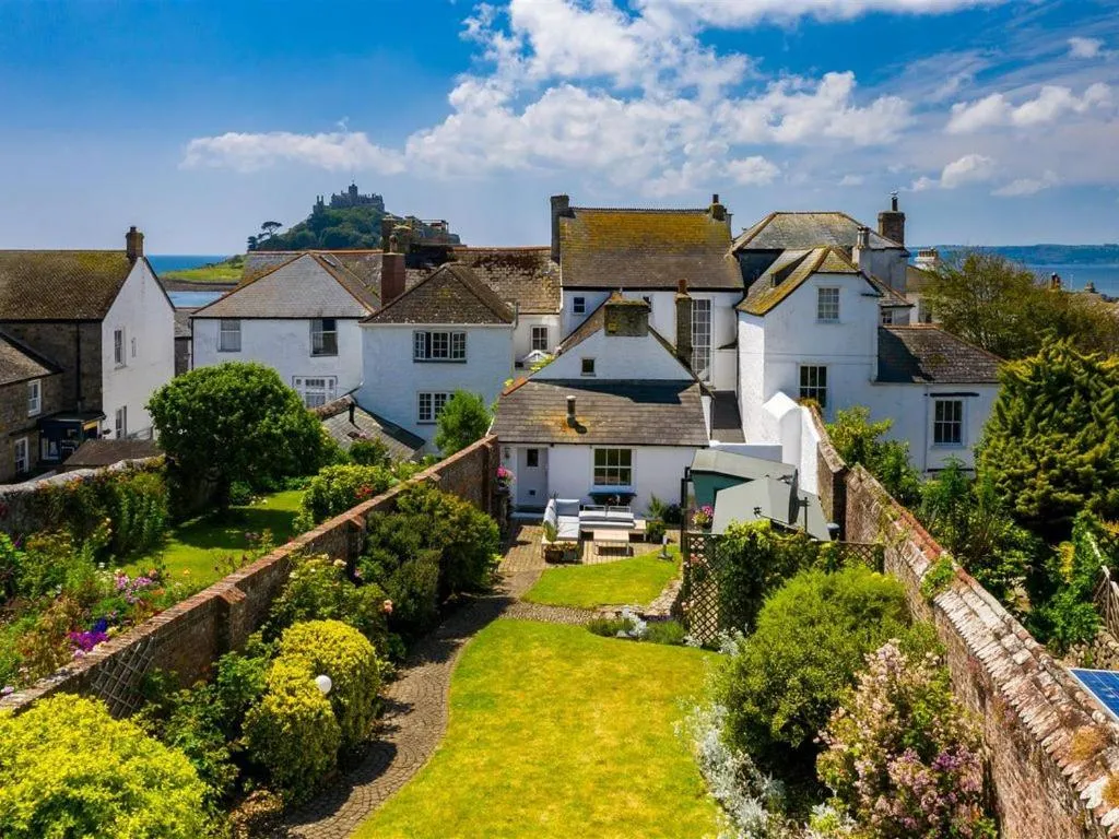 Image 5 of Marazion Beach Town House with Private Parking