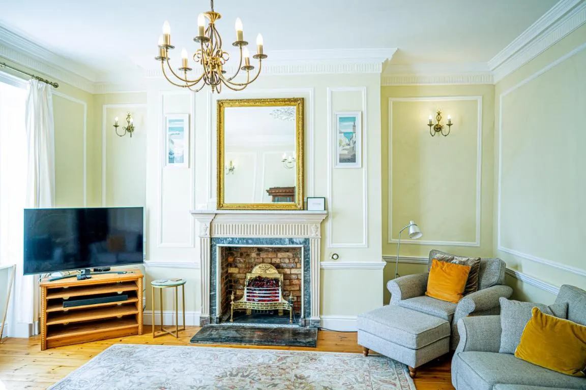 Image of Marazion Beach Town House with Private Parking