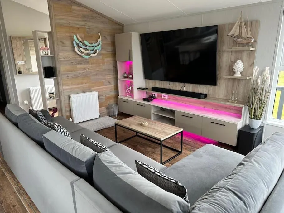 Image of Modern Lodge with Amazing Views